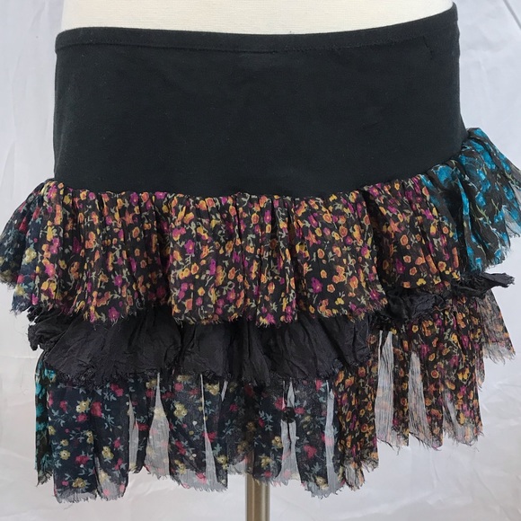 Free People Dresses & Skirts - EUC✨FREE PEOPLE Frill Floral layers mini skirt L